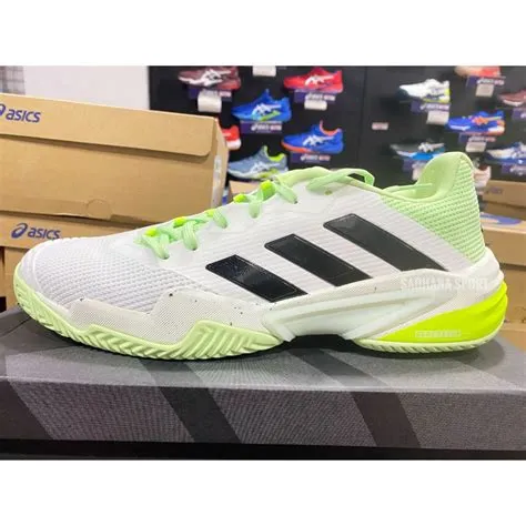 sepatu-tenis-adidas-outdoor-Sepatu-Tenis