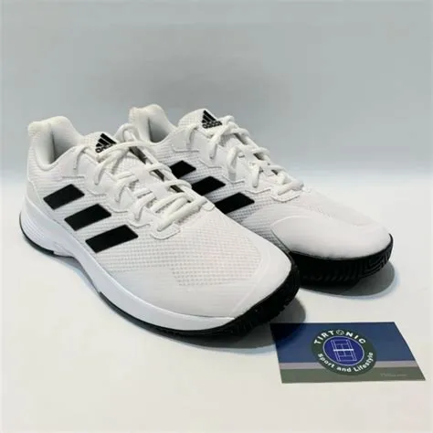 sepatu-tenis-adidas-warna-putih-Sepatu-Tenis